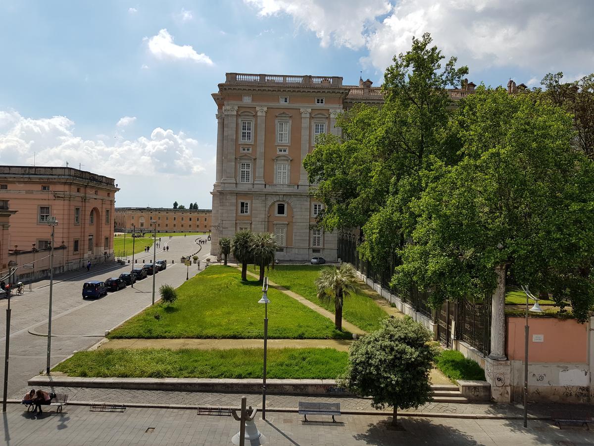 L'Insolita Reggia Caserta Eksteriør billede
