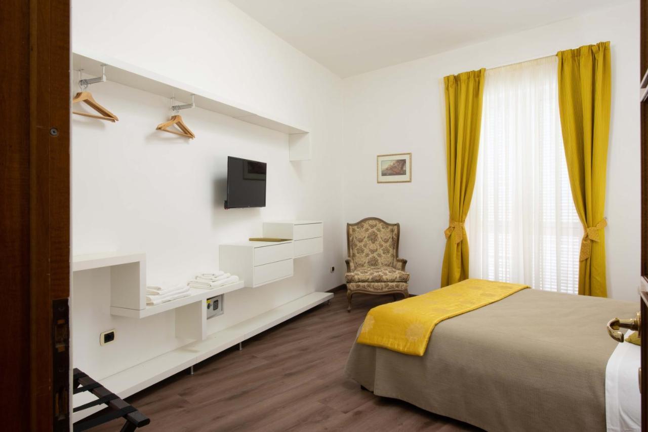 L'Insolita Reggia Caserta Eksteriør billede