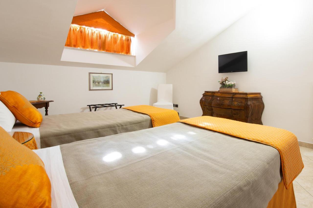L'Insolita Reggia Caserta Eksteriør billede