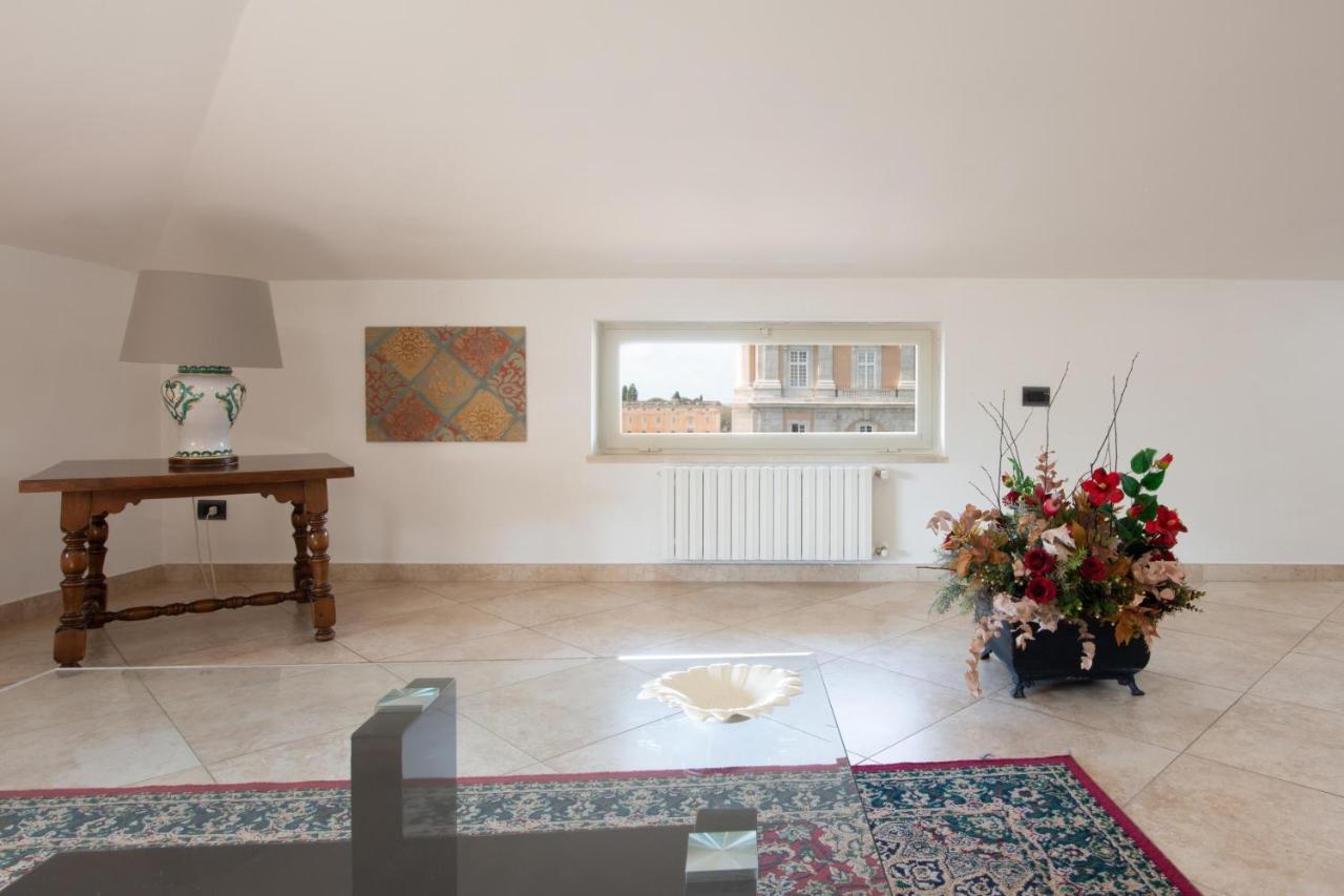 L'Insolita Reggia Caserta Eksteriør billede