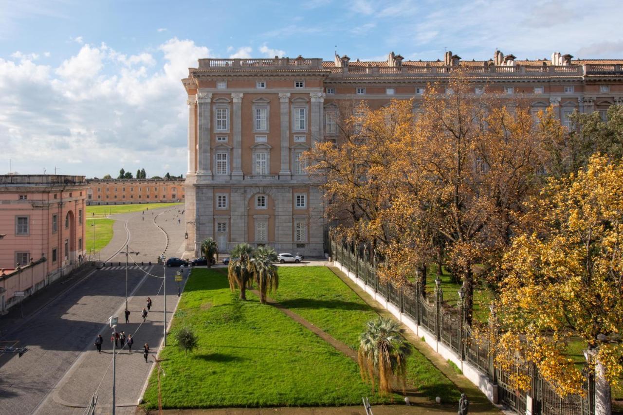 L'Insolita Reggia Caserta Eksteriør billede